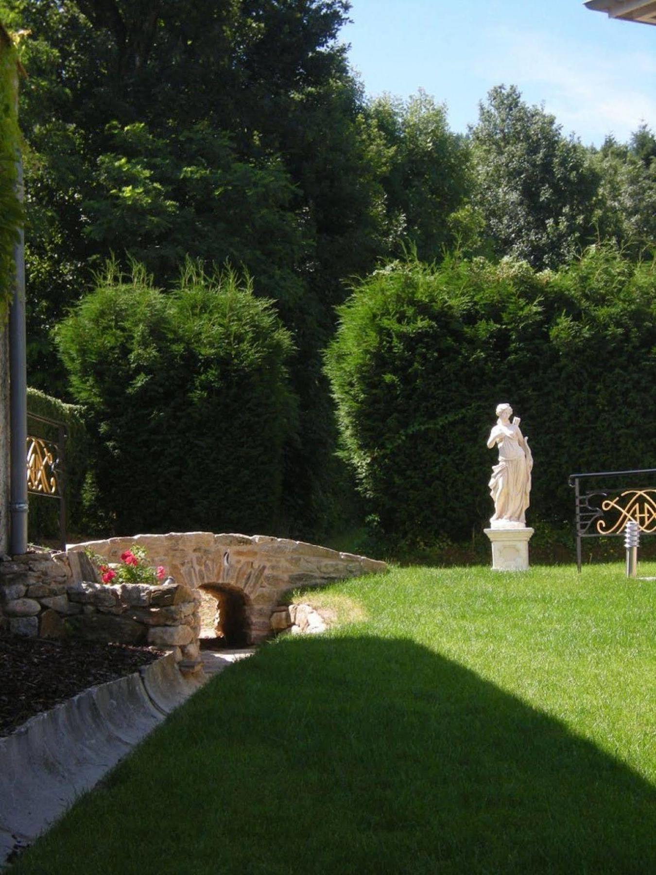 Demeure De Flore Lacabarède Exteriör bild